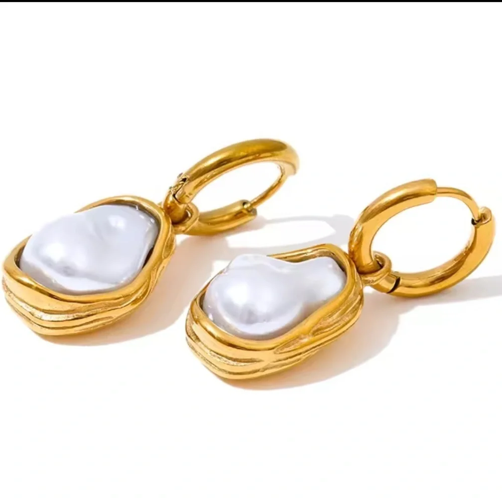 Classic Gold Pearl Earrings
